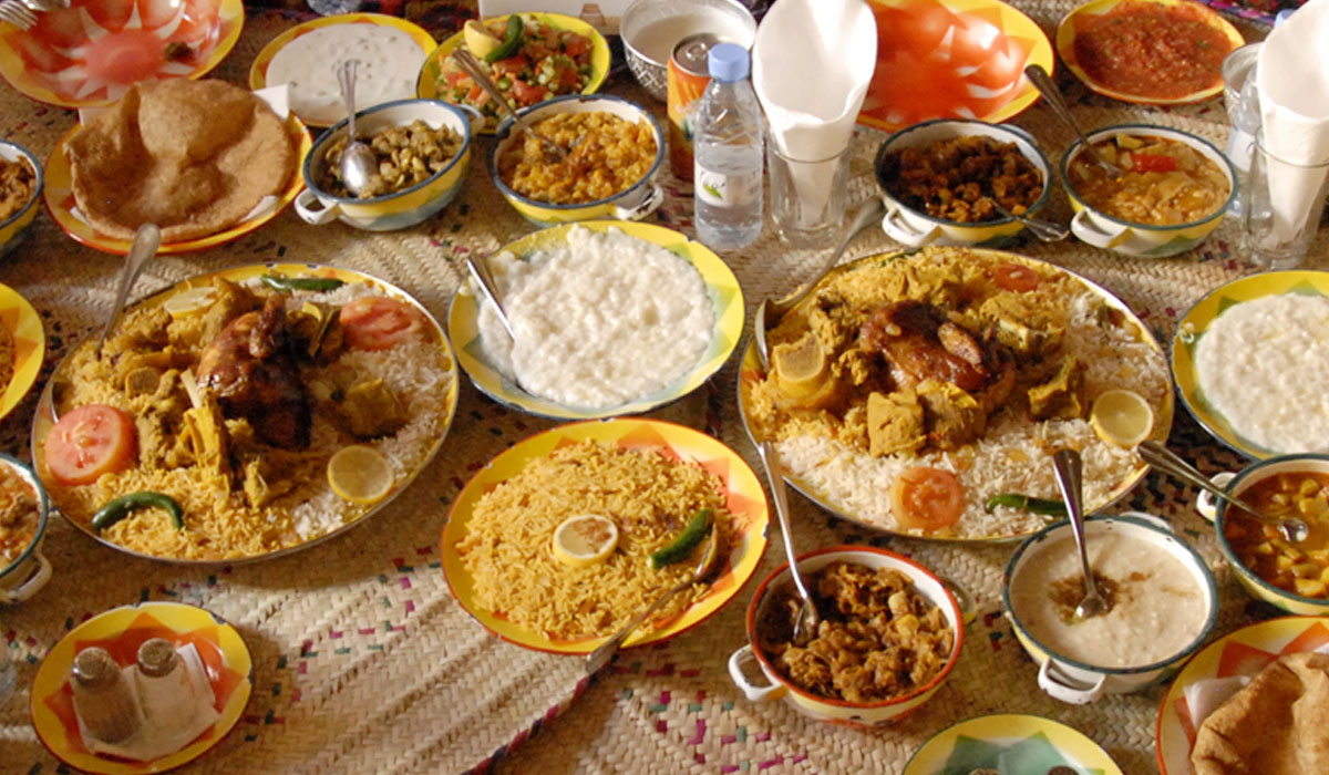 مائدة عشاء